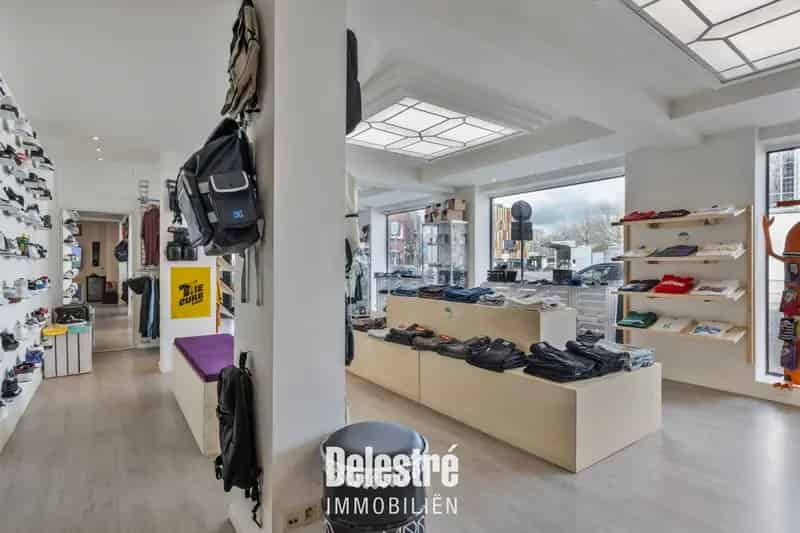TOP GELEGEN HOEKLOCATIE MET GARAGE