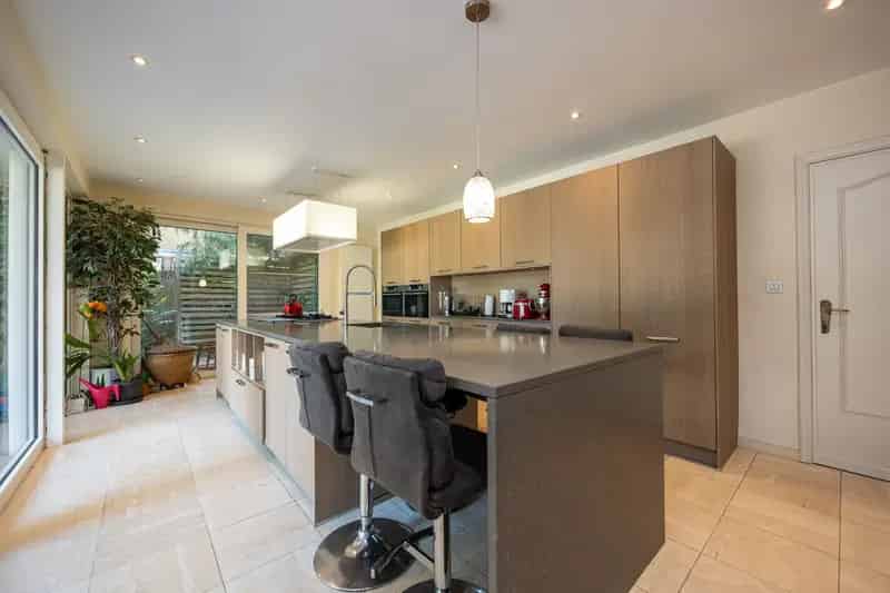 VILLA OP 2.090 m²