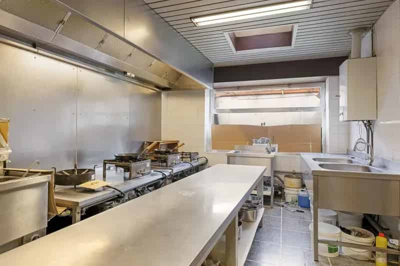 Handelspand met woonst in centrum Schriek