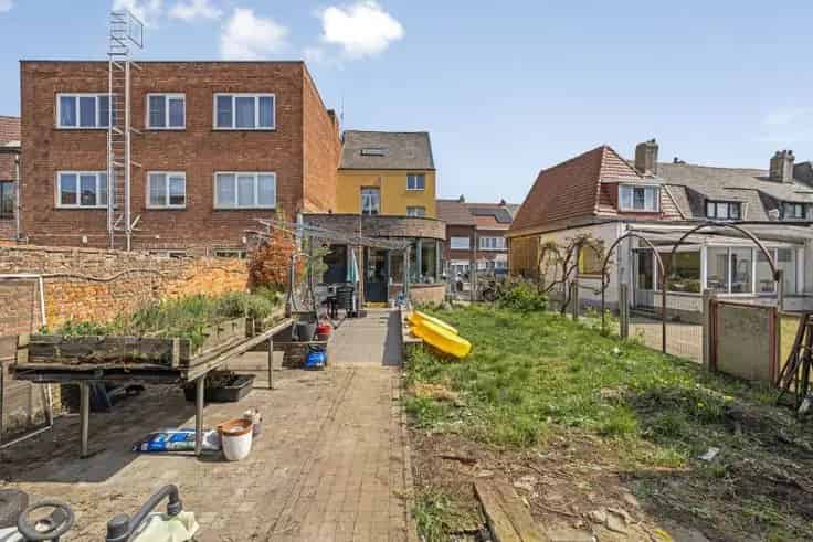 Huis Te Koop Mechelen: Gezellig huis met ruim magazijn