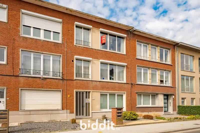 APPARTEMENT MET GARAGE