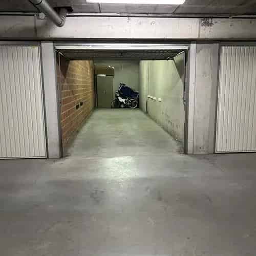 Centraal gelegen dubbele garagebox te Nieuwpoort-Bad