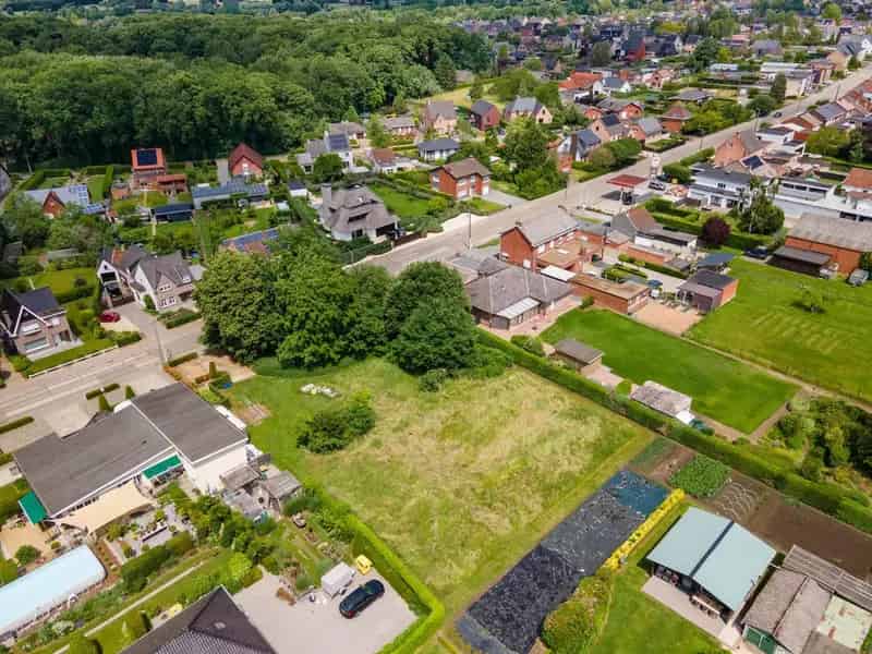 Bouwgrond voor open bebouwing op perceel van 1.000 m² in rustige, groene omgeving