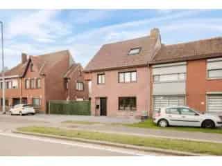Huis te koop Bree - Gerenoveerde gezinswoning met garage