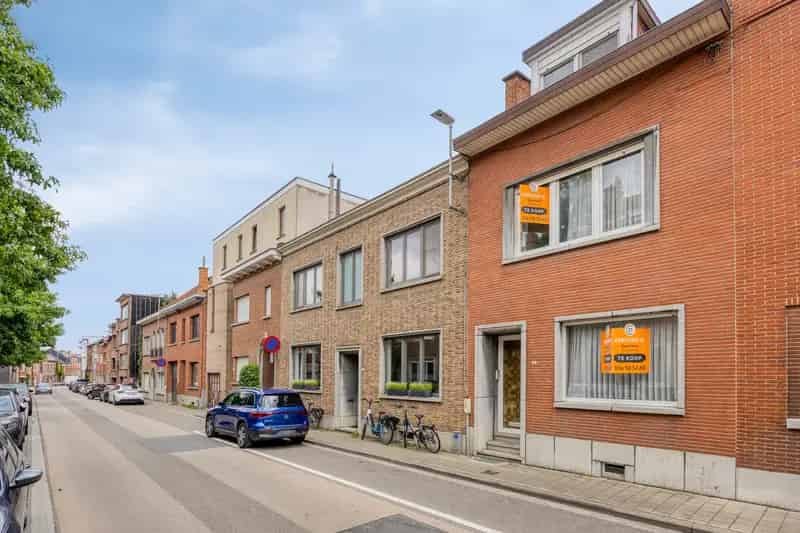 Te renoveren woning op een uitstekende locatie