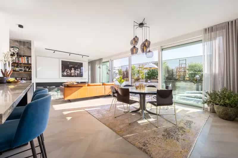 Luxe Penthouse te Huur met Groot Terras