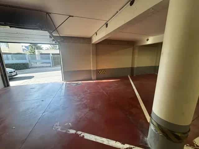Emplacement de parking - Avenue Reine Astrid 427