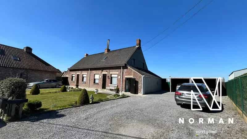 Halfopen woning op prachtig perceel (697m²) te Ingelmunster.