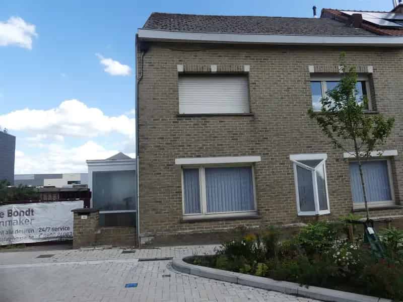 Zeer ruime woning met 5 slaapkamers