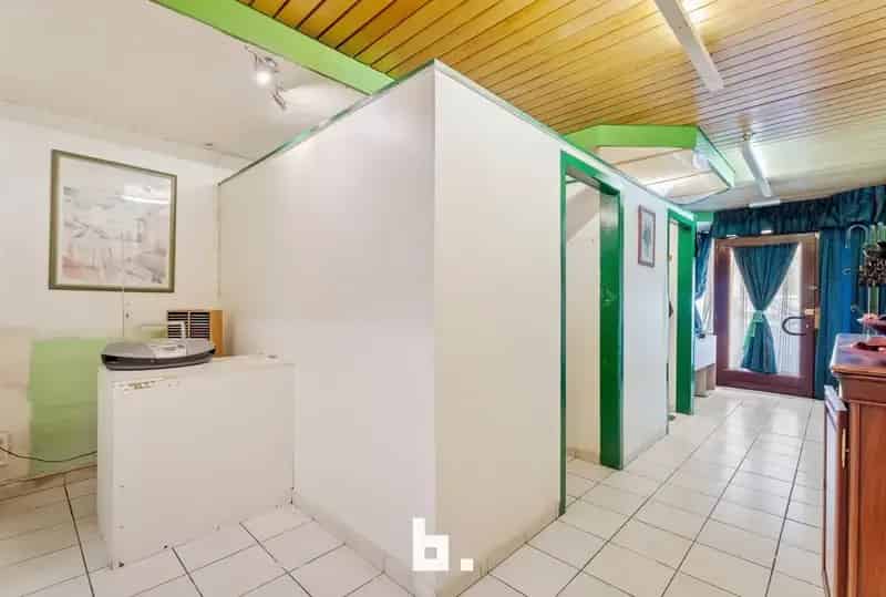 Centraal gelegen woning met handelsmogelijkheden