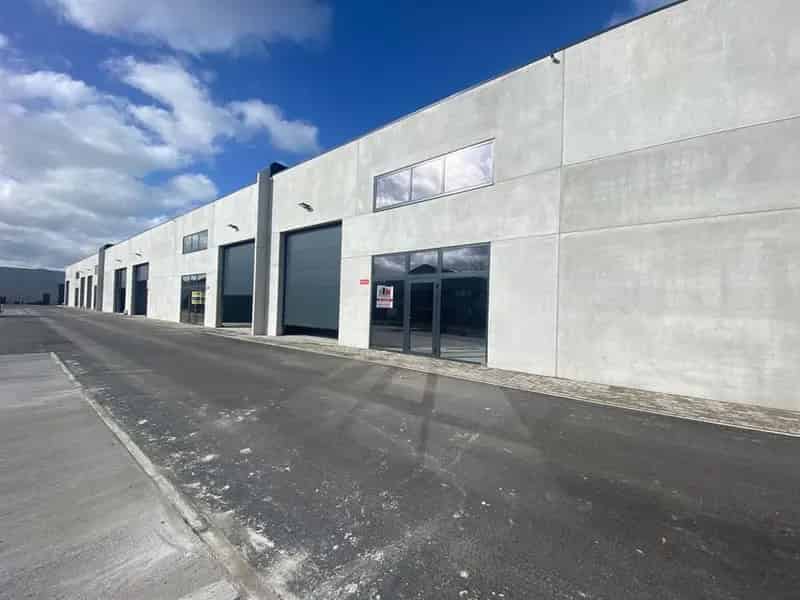 Nieuwbouw bedrijfsgebouw te huur in Jabbeke