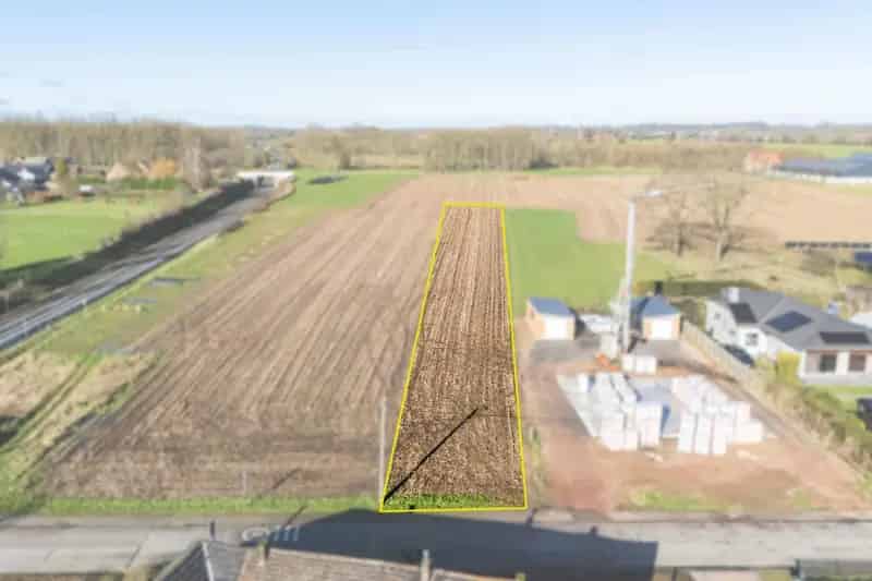 Bouwgrond 18 are voor open bebouwing te Lierde