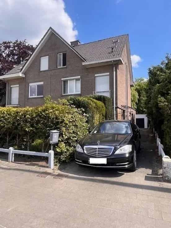 Huis Te Koop Ruime HOB 4 slaapkamers Garage Tuin