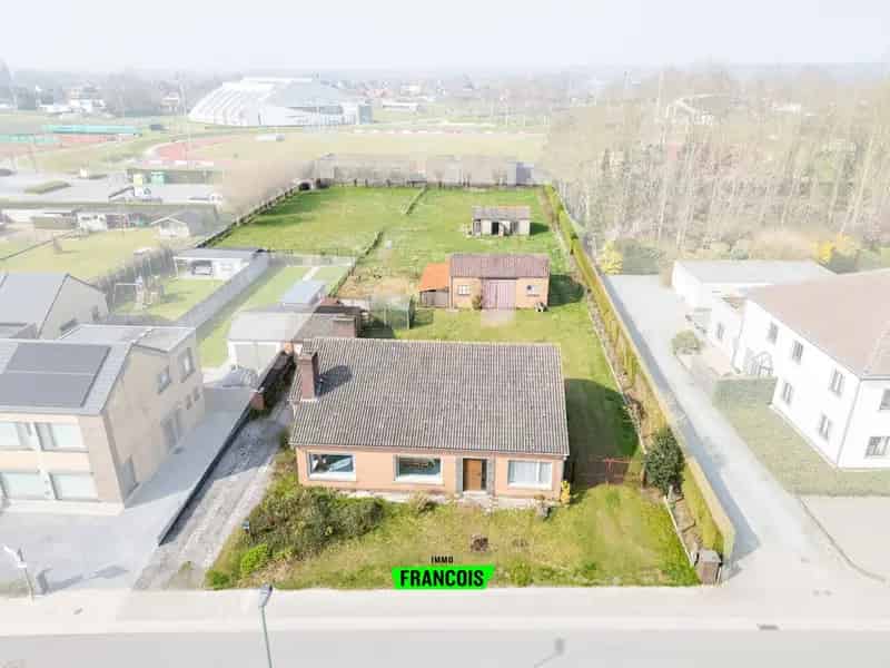 Unieke eigendom van 3.667 m² nabij het centrum van Maldegem.