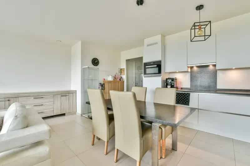 Modern 2-slaapkamerappartement op de derde verdieping met terras nabij duinen en strand, De Haan