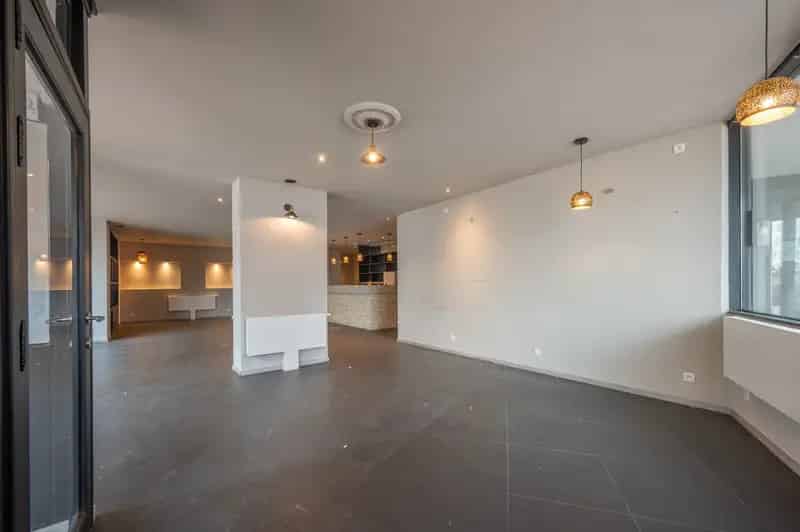 Hoekhandelspand op Toplocatie aan de Kustlaan 24, Knokke