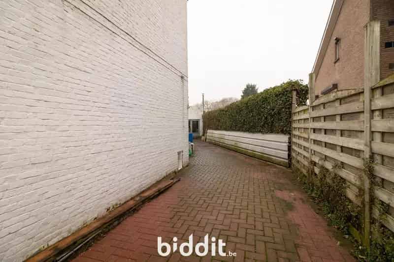 OP TE FRISSEN WONING