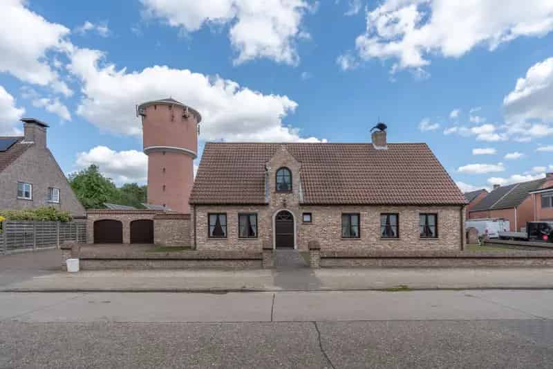Ruime gezinswoning met 3 slaapkamers nabij centrum Beerse