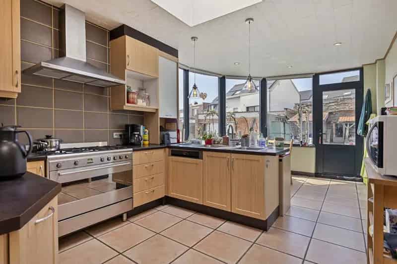 Huis te koop Mechelen: Gezellig huis met ruim magazijn en 4 slaapkamers
