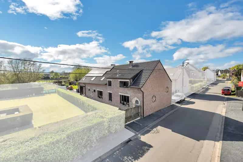 Ruime landelijke villa met 7 slaapkamers en prachtig tuin