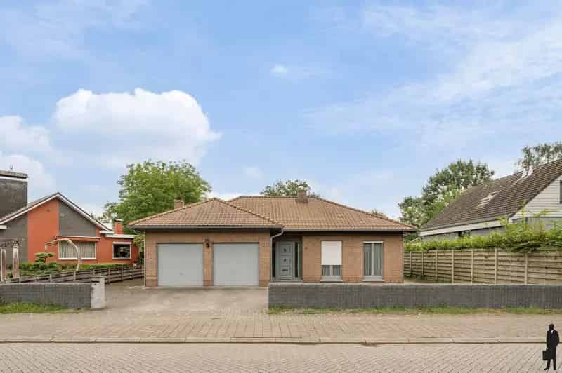 Goed onderhouden gelijkvloerse woning met veel ruimte en praktische indeling te Sint-Job-in-'t-Goor
