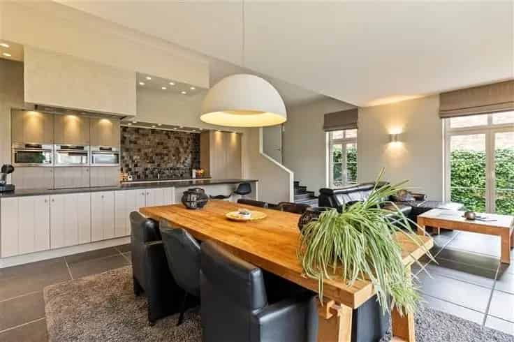 Top Gelegen HOB 5 Slaapkamers Ruime Leefruimte 264m2