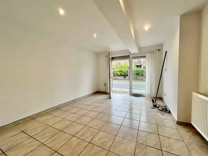 Te renoveren Handelswoning met Appartement