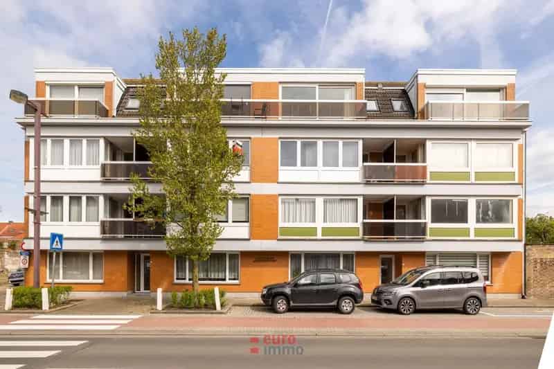 Zéér centraal gelegen garage langs een drukke invalsweg te Nieuwpoort-stad.