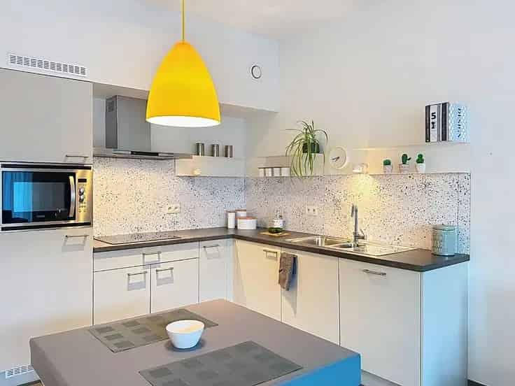 Appartement Te Koop Ruien: Gelijkvloers met Tuin en Feestzaal