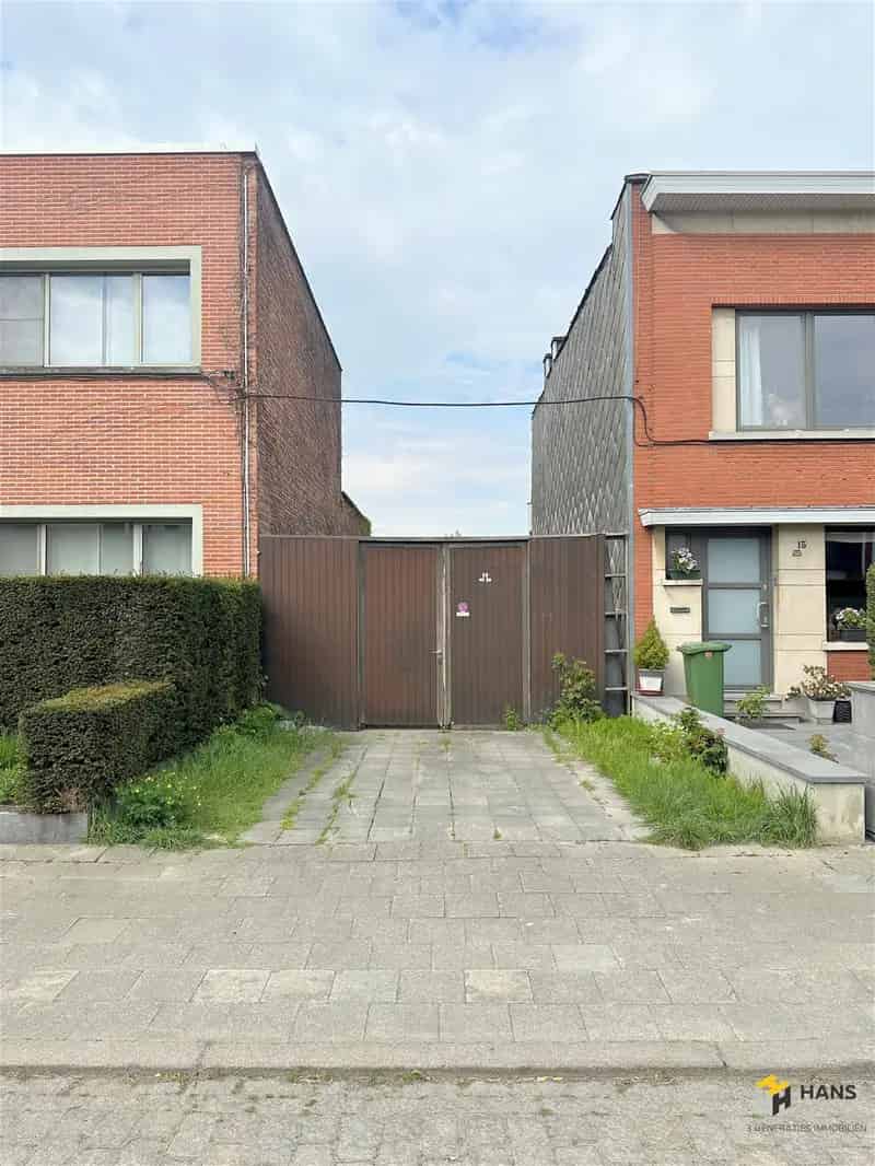 Grond te huur Wilrijk 225m² met magazijn