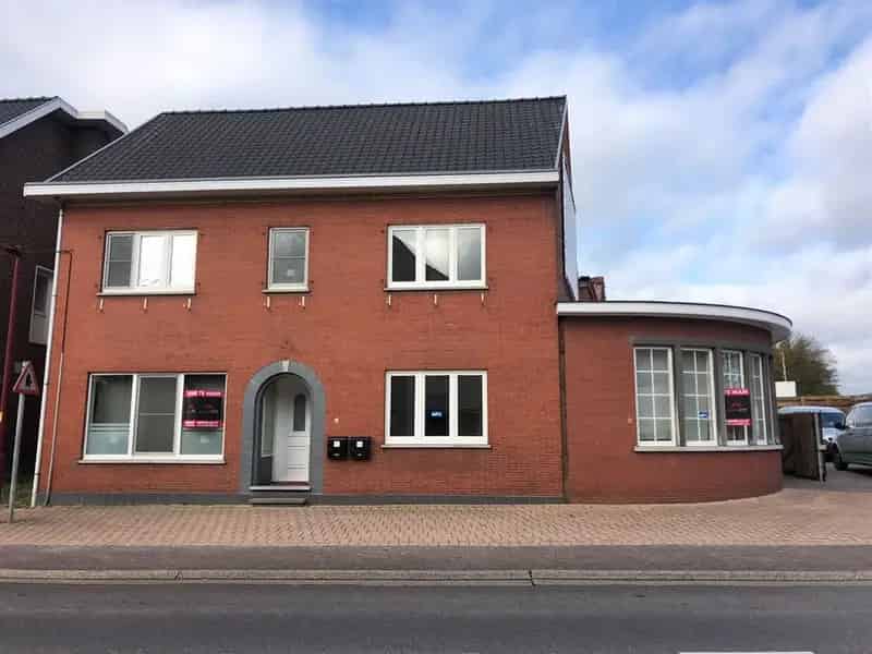 Half-vrijstaande woning met 3 slaapkamers