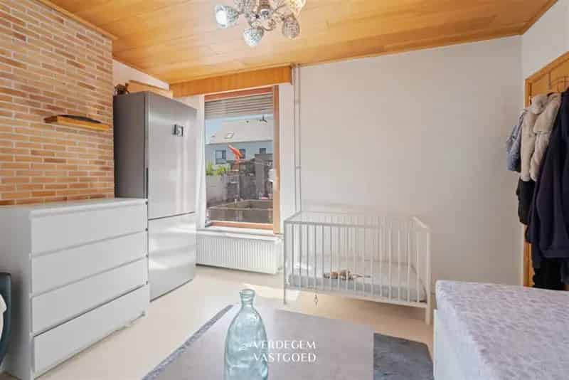 Huis met 3 slaapkamers, garage en tuin