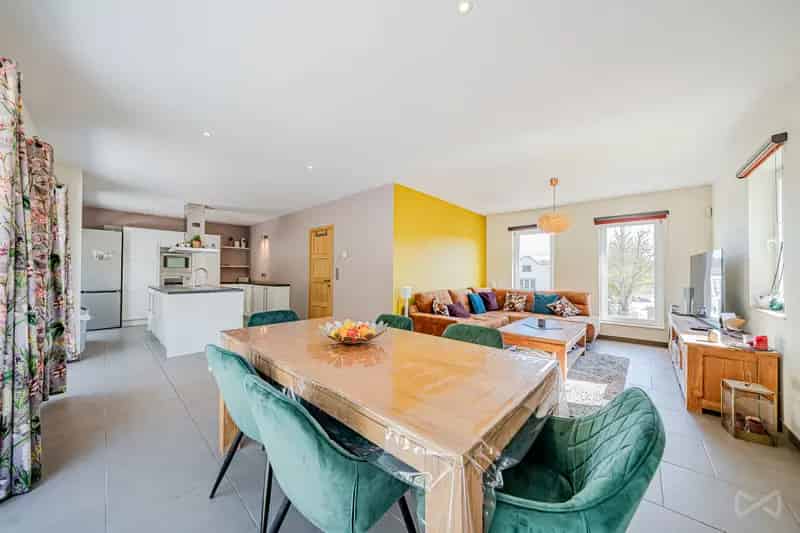 Villa met vier slaapkamers in Bierges