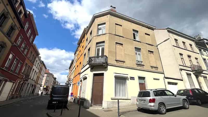 
                                                                    Appartement
                                                                             te koop te Schaerbeek
                                                                