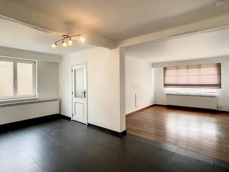 Ruime woning met 3 slaapkamers, kelder en terras te Tongeren