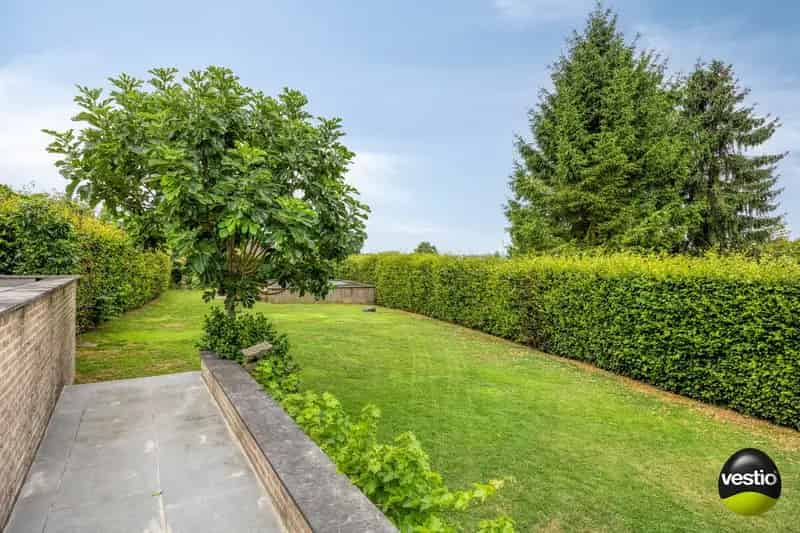 RUSTIG GELEGEN RUIME HOB MET GROTE TUIN OP 9A49CA TE VLIERMAAL.