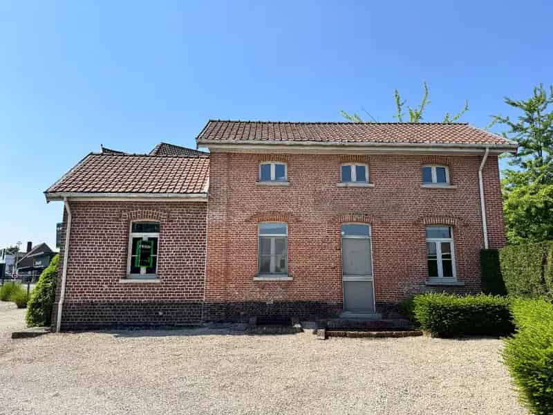 Huis te koop Sint-Eloois-Vijve: Centrale ligging en veel mogelijkheden