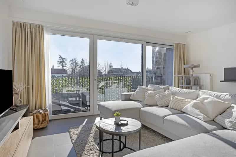 Modern appartement met terras en autostaanplaats te Halle
