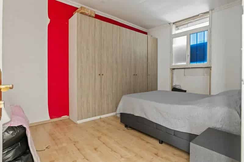 Investeerderspand van (371m²) met 6slpks en 5 badkamers op top locatie