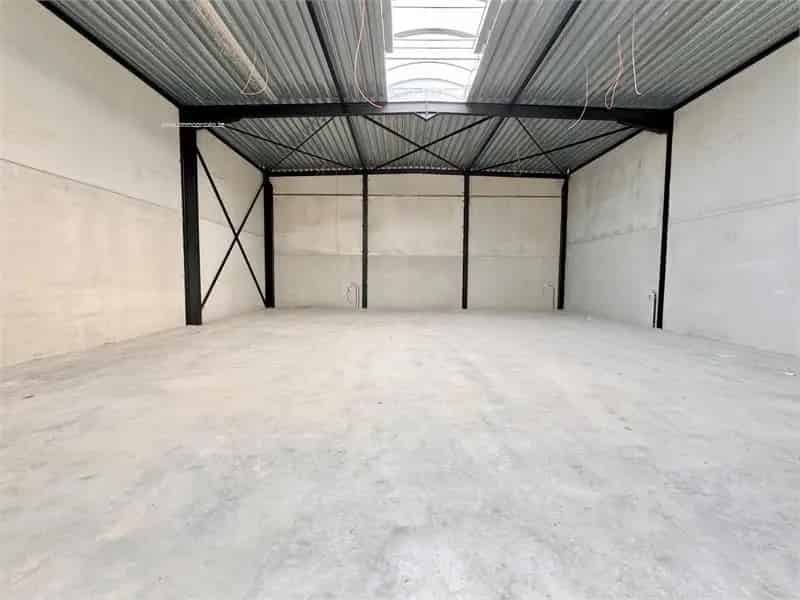 Nieuwbouw bedrijfsgebouw te huur in Eeklo