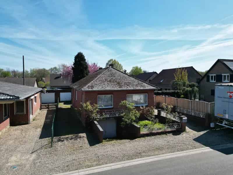 Te renoveren bungalow Maasmechelen