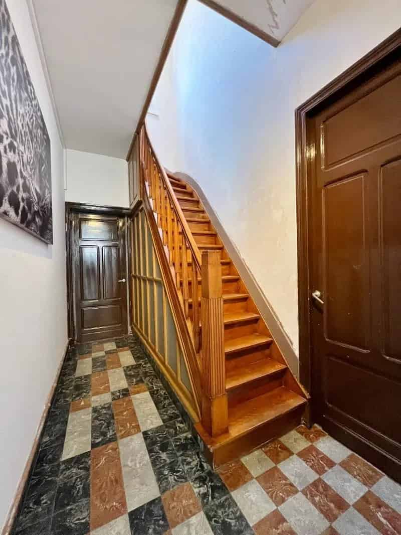 Huis te huur Poperinge: 3 slaapkamers, zonnige koer