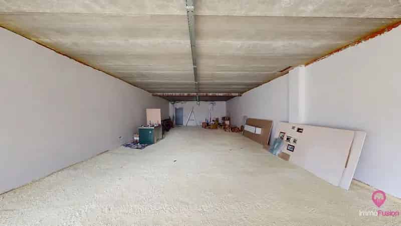 Uitstekend gelegen handelspand met 135m² in hartje Koersel!