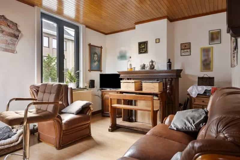 🏡 Karaktervolle woning met ruime garage in Vilvoorde – Hoeve met potentieel!