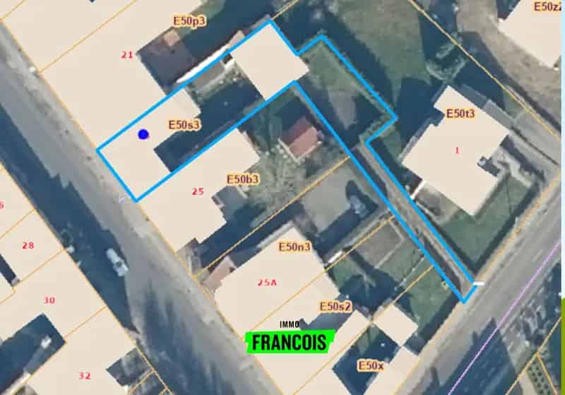 Woning met garage en uitweg te Reningelst