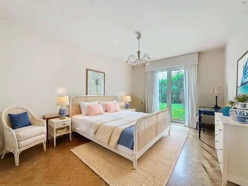 ruime villa met mogelijkheden op een perceel van 1236m²