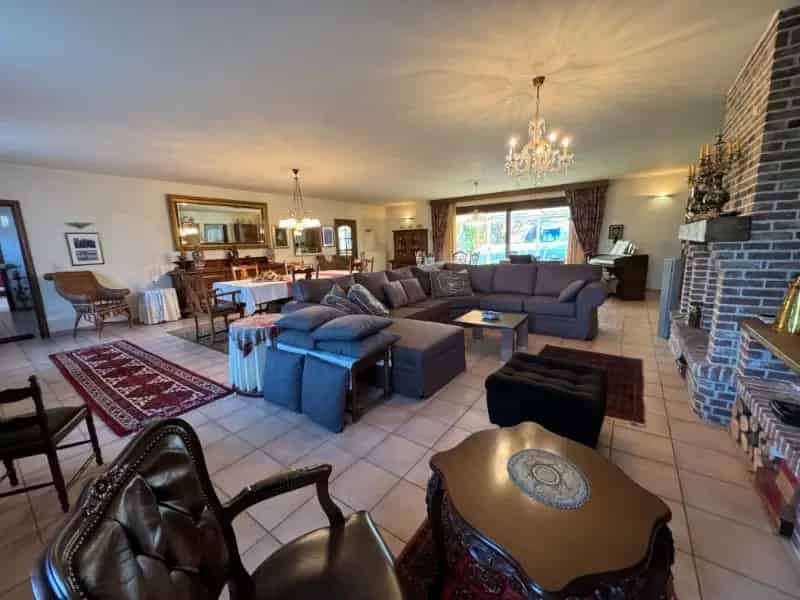 Riante hoeve op zonnig perceel 1530m²!