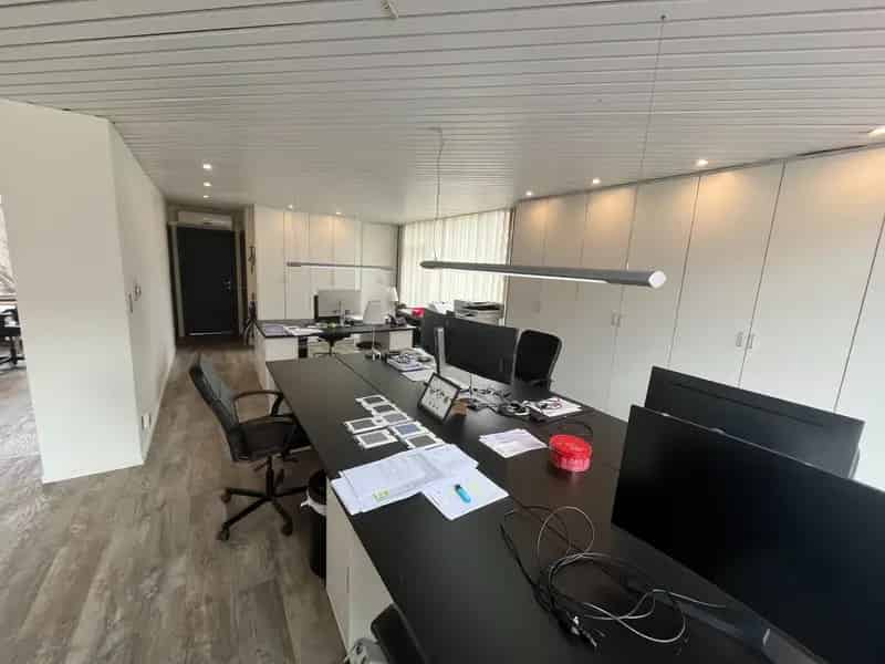 327m² kantoor op zichtlocatie (wegens verhuis)