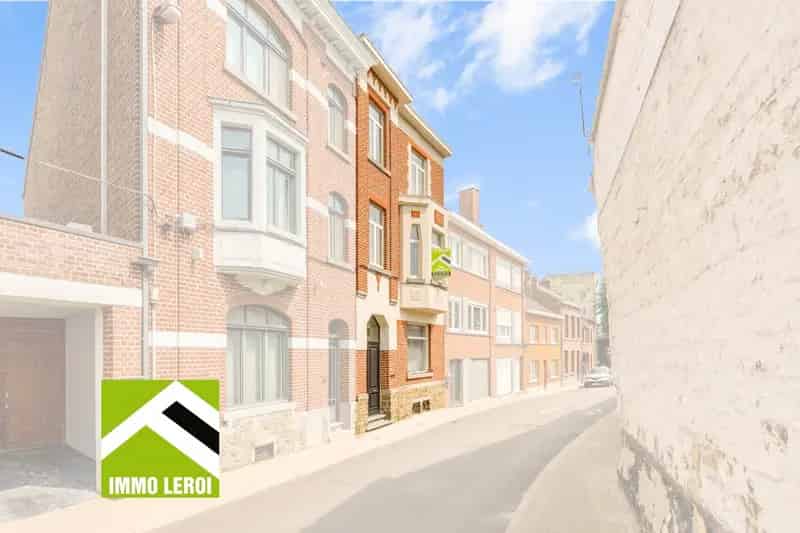 Prachtig herenhuis met 4 slaapkamers, tuin en dubbele garage in Tongeren centrum