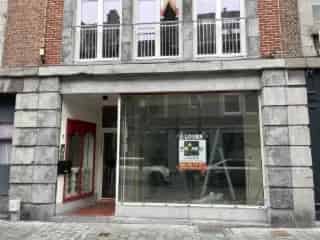 Handelspand te Huur Doornik 50m² Winkelruimte Kelder